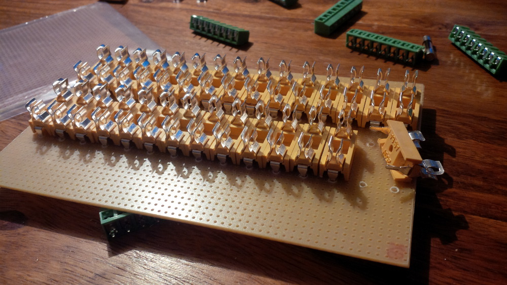 chapter-14-10-second-row-fuse-holders.jp